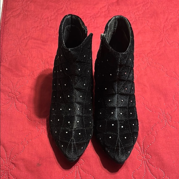 Elegant Black Velvet Ankle Boots - Picture 1 of 4